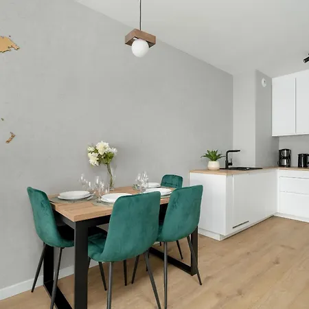 Spacious Apartments With Parking & Balcony In Poznan By Noclegi Renters Екстер'єр фото