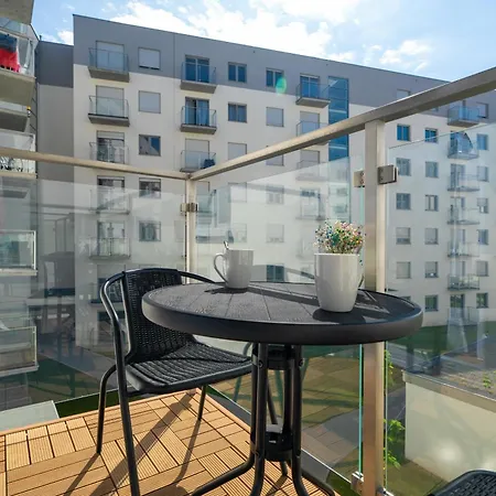 Spacious Apartments With Parking & Balcony In Poznan By Noclegi Renters Екстер'єр фото