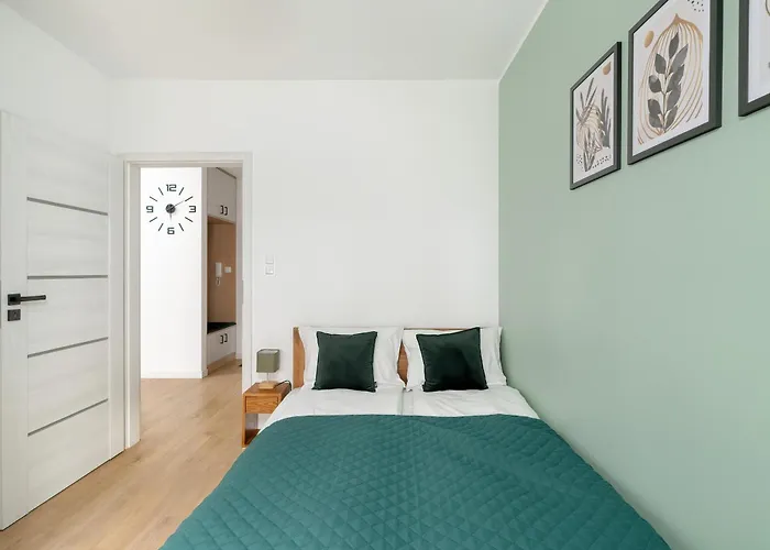 Spacious Apartments With Parking & Balcony In Poznan By Noclegi Renters