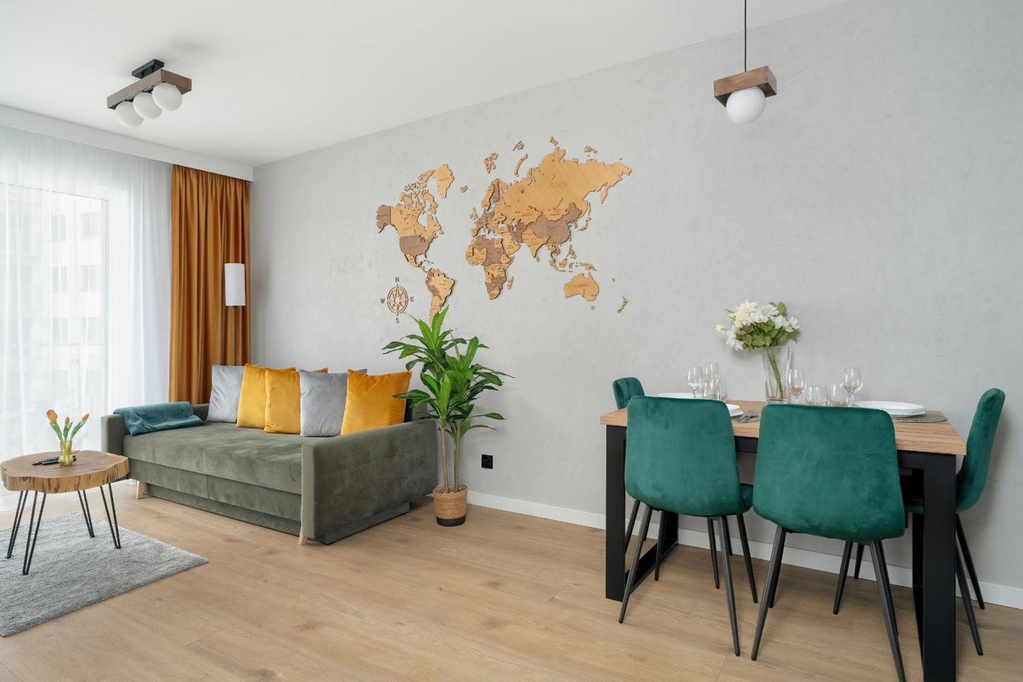 Spacious With Parking & Balcony In By Renters Апартаменти Познань