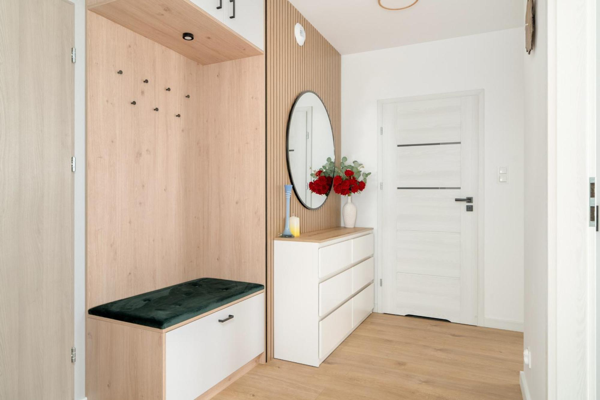 Spacious With Parking & Balcony In By Renters Апартаменти Познань