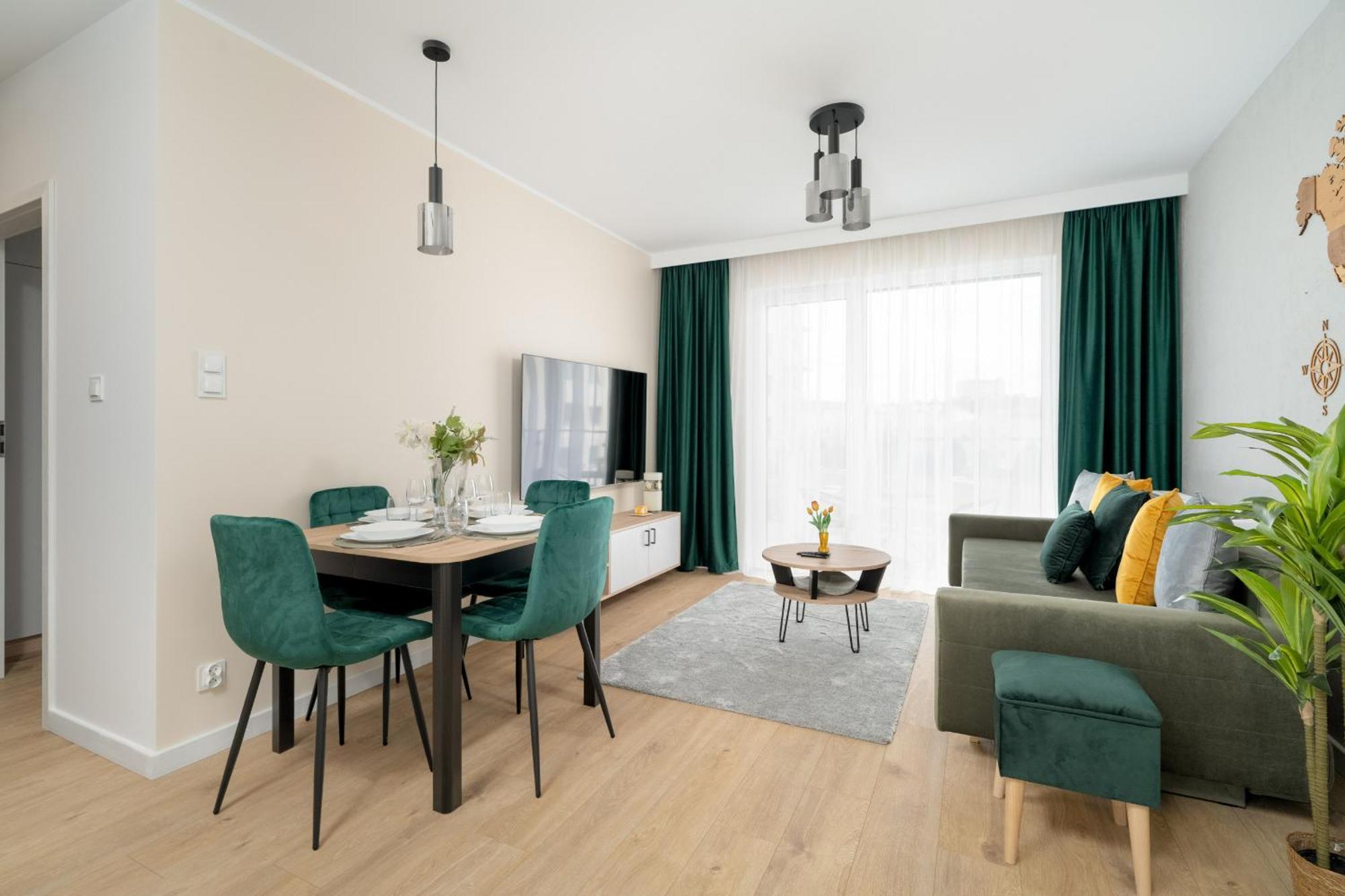 Spacious With Parking & Balcony In By Renters Познань
