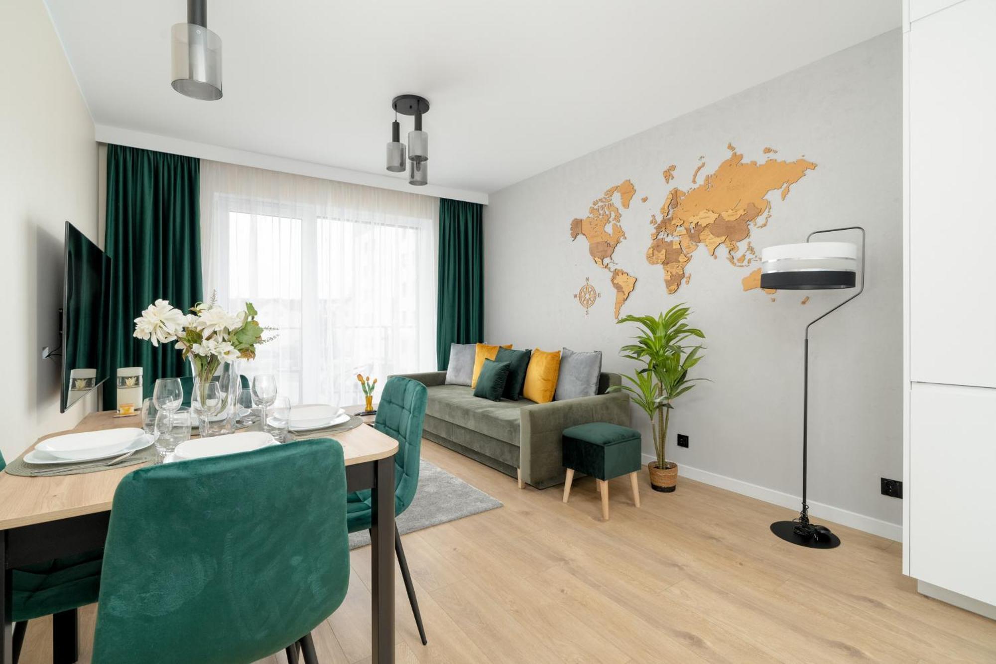 Spacious With Parking & Balcony In By Renters *
